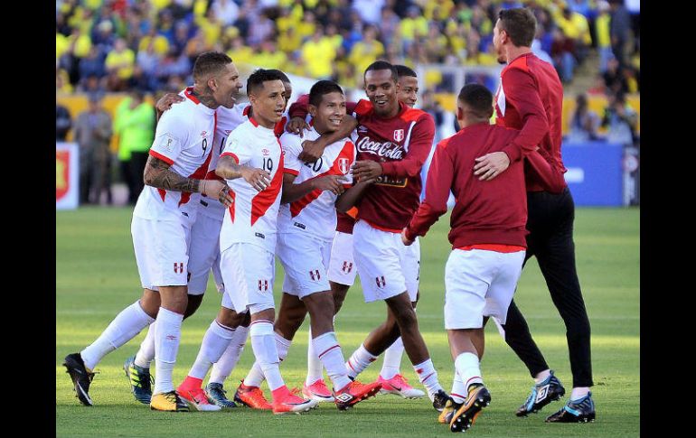 La derrota ante Perú deja a los ecuatorianos al borde de la eliminación. AFP / J. Ruiz