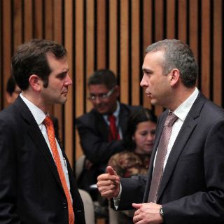 Cierra INE multas por caso Monex y rebase de López Obrador en 2012