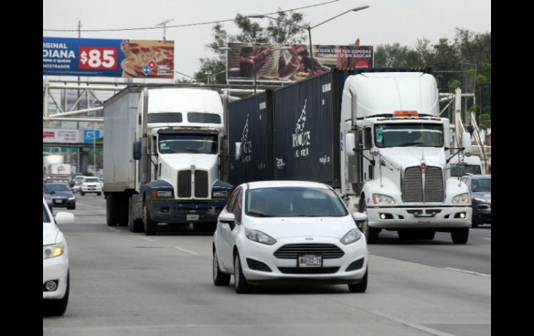 La pretensión de modificar los horarios es generar condiciones de mayor seguridad al circular por arterias importantes. EL INFORMADOR / ARCHIVO