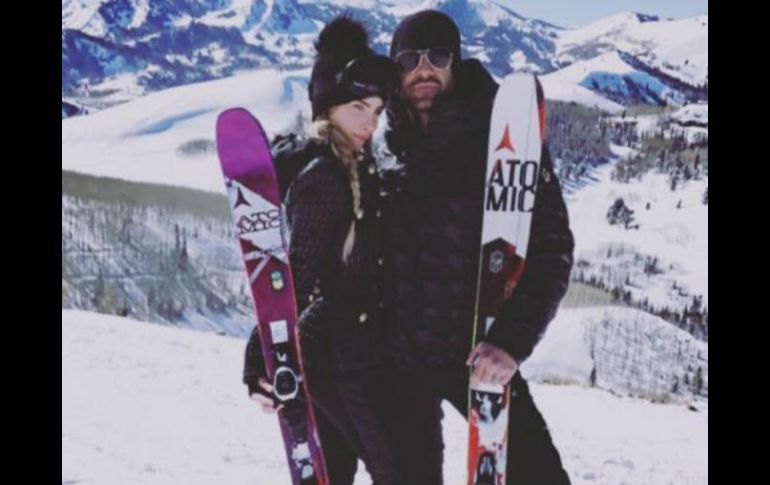 En las redes sociales de Angel siguen apareciendo las fotos de la pareja, mientras que en las de Belinda ya han sido borradas. TWITTER / @CrissAngel