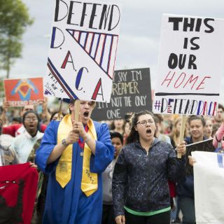 La SEP instala 11 módulos informativos para ‘dreamers’