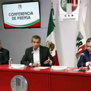 Enrique Ochoa acusa a Anaya de paralizar el Congreso