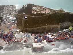 Fotografía de una vista aérea de los daños causados por el huracán 'Irma' a su paso por Philipsburg, en la isla de Saint-Martin. EFE / G. Van Es