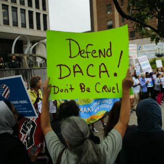 Trump pide a 'dreamers' no preocuparse por seis meses