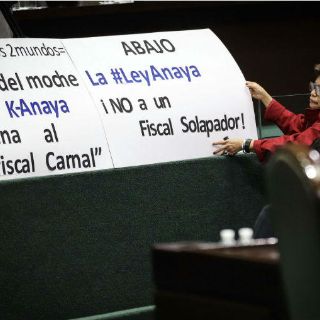 Legisladores reciben iniciativas para eliminar pase automático