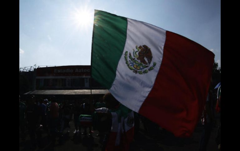 El Tri envió su mensaje utilizando la etiqueta #FuerzaMéxico, viral en redes, junto a la imagen de la bandera nacional. TWITTER / @miseleccionmx