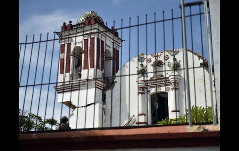 En Oaxaca, el templo de San Vicente Ferrer, en Juchitán de Zaragoza presentó daños. AFP / P. Pardo