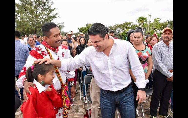 El gobernador Aristóteles Sandoval estuvo ayer y anteayer en los municipios de Chimaltitán, Totatiche, Villa Guerrero y Colotlán. FACEBOOK / jaristoteles.sandoval