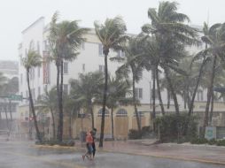El huracán perdió algo de fuerza al tocar tierra en Cuba, pero se espera que se fortalezca antes de llegar a la costa oeste de Florida. AFP / S. Loeb