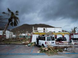 Dos días después de que 'Irma' pasara por las Antillas, los habitantes ya se preparan para la llegada de 'José'. AFP / M. Bureau