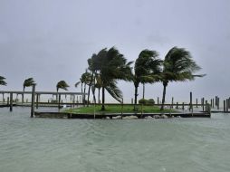El huracán amenaza primero a los Cayos de Florida, donde las autoridades han advertido que no habrá ningún lugar seguro. AFP / G. Cardenas