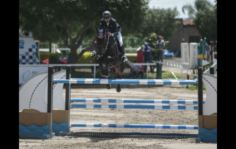 Juan Carlos Martín del Campo logró la victoria a lomos de 'Paddington 92'. EL INFORMADOR / F. Atilano