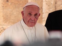 Su vestido se manchó de sangre y el ojo lastimado se ve bastante inflamado. EFE / J. Jácome