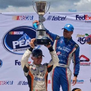 Abraham Calderón aprieta pelea en la cima