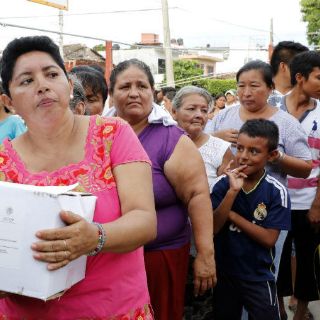 Fiscalía de Veracruz investiga entrega de despensas por 'Katia'