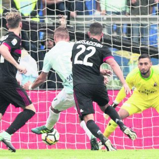 Lazio frena al Milan con triplete de Ciro Immobile