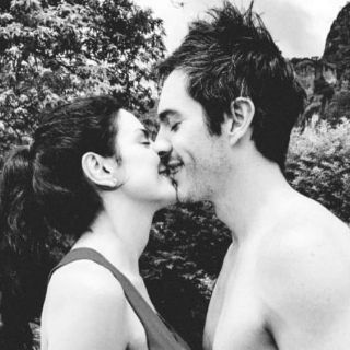 Aislinn Derbez luce su embarazo