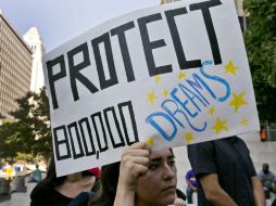 Más de 200 mil de los 800 mil beneficiados por el DACA viven en California. AP / ARCHIVO