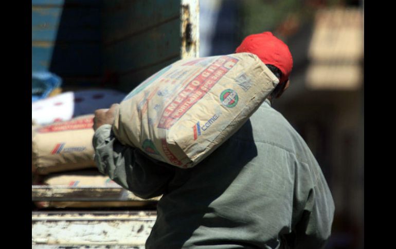 CEMEX se unió a la entrega de insumos básicos en las comunidades afectadas. EL INFORMADOR / ARCHIVO