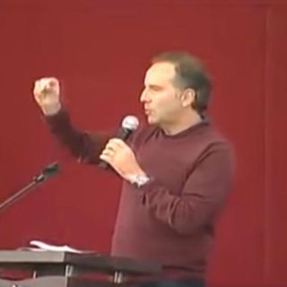 Esteban Arce enfrenta polémica tras conferencia