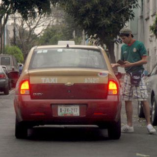 Sancionan con 23.6 MDP a taxis del aeropuerto capitalino