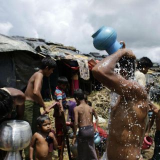 La ONU cifra en 370 mil los rohinyás huidos a Bangladesh