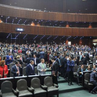 Echan atrás ‘fast track’ a iniciativas de pase automático de fiscal