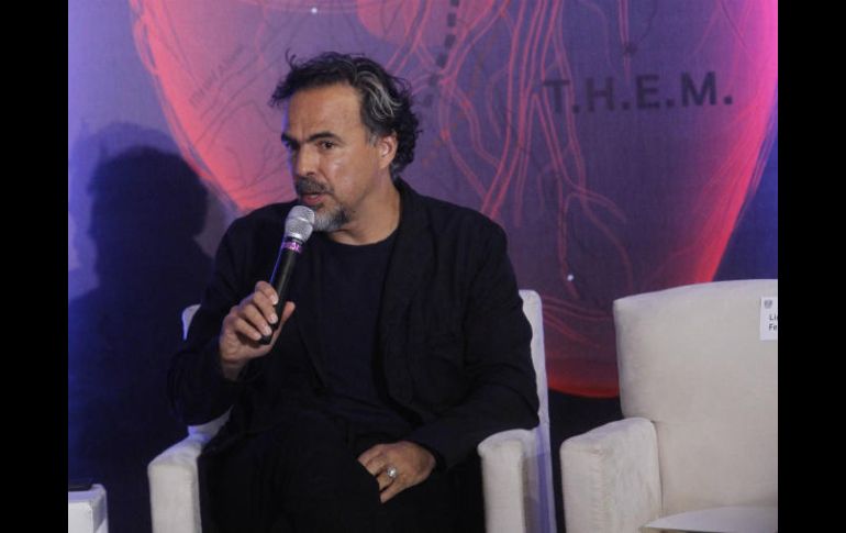 Alejandro González Iñárritu habla durante la presentación de 'Carne y Arena'. EFE / S. Gutiérrez