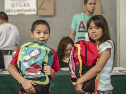 La mochila que se entrega a los estudiantes contiene los útiles requeridos por la SEP. EL INFORMADOR / ARCHIVO