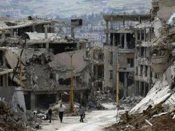 Informan que aviones rusos y sirios, así como la artillería, han golpeado las áreas de Al Bugailiya y Al Huseiniya. AP / H. Ammar