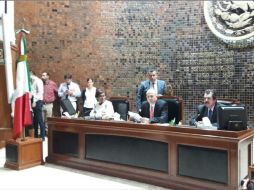 La sesión extraordinaria da inicio pasado el mediodía de este miércoles. TWITTER / @LegislativoJal