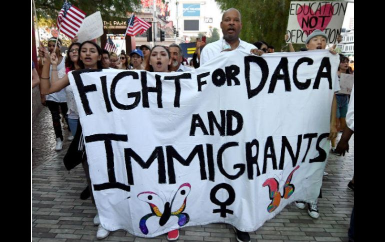 En diversos puntos de EU se han llevado a cabo manifestaciones en contra de la orden en contra del DACA. AFP / E. Miller