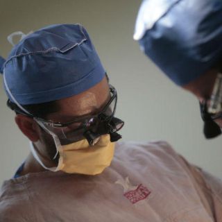 Hospital Civil recibió equipo para atención de trasplantes