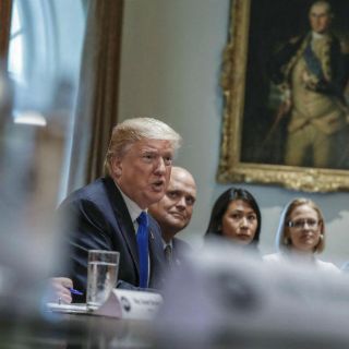 Líderes demócratas y Trump acuerdan protección a 'dreamers'