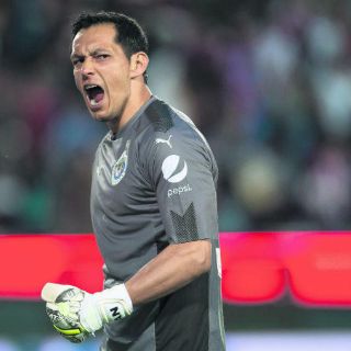 Rodolfo Cota ve premiada su paciencia