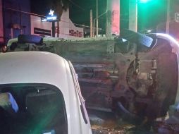 La unidad de Bomberos de Guadalajara atendió el reporte y acordonó la zona. ESPECIAL / Bomberos Guadalajara