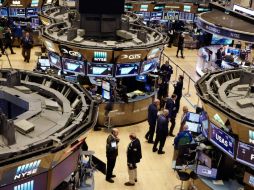 El Dow Jones terminó en 22 mil 203.48 puntos, en niveles nunca vistos. AP / M. Lennihan