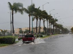El meteoro genera vientos sostenidos de 130 kilómetros por hora. EFE / F. Meza
