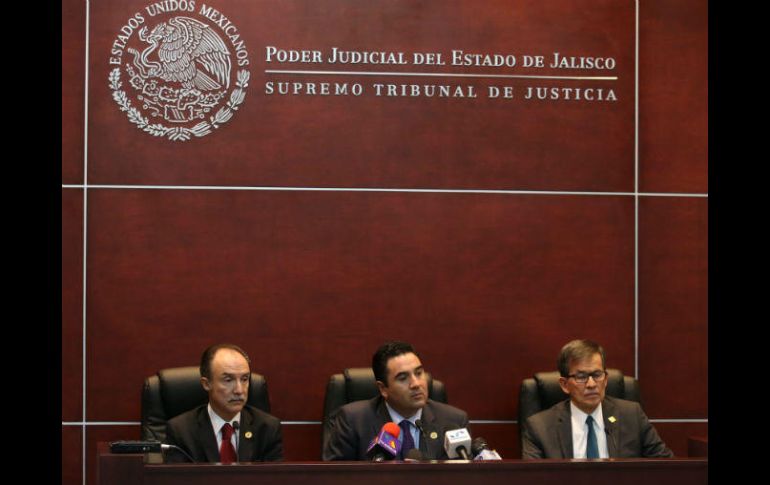 Por su parte, Ricardo Suro Esteves (c) informó que no han sido notificados de la suspensión habría obtenido Celso Rodríguez González. EL INFORMADOR / ARCHIVO