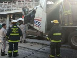 El incidente ocurre esta mañana en el cruce de 8 de Julio y Reye Heroles. ESPECIAL /