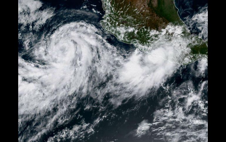 La Conagua indicó que se prevé que la tormenta se convierta esta noche en huracán de categoría 1. AFP / NOAA
