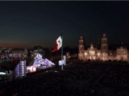 Decenas de miles de personas se congregaron en la plaza de la Constitución para recordar a los héroes de la patria. SUN / A. Leyva