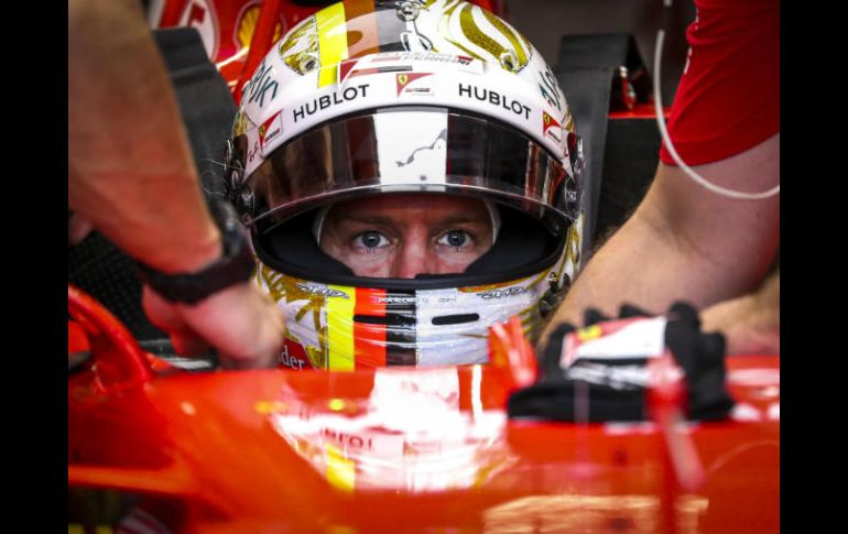 El piloto alemán Sebastian Vettel (Ferrari) logró la ''pole position'' y saldrá el primero en el Gran Premio de Singapur. EFE / D. Azubel