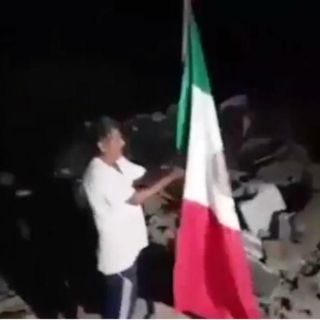 Políticos muestran su patriotismo en redes sociales