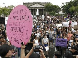 'Mara, escucha, nada fue tu culpa' gritaban los manifestantes al unísono los asistentes en medio de tambores, carteles y megáfonos. EL INFORMADOR / A. Camacho