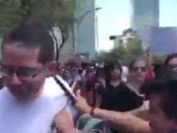 Un grupo de mujeres pidieron que todos los hombres fueran en la parte de atrás del contigente durante la marcha por Mara. TWITTER / @guruchuirer