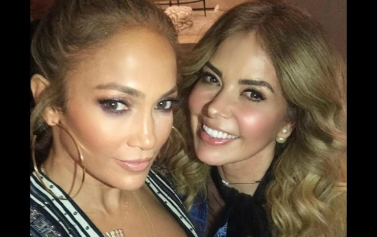 Gloria Trevi compartió en sus redes sociales una foto con Jlo. INSTAGRAM / gloriatrevi