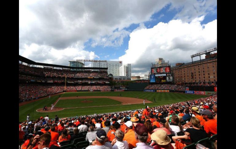 El equipo guardó un momento de silencio en recuerdo de González previo al partido contra Boston la noche del lunes. TWITTER / @Orioles