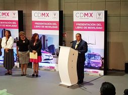 Carlos Meneses aseguró que el servicio de taxi a través de aplicaciones en la ciudad ‘está totalmente regulado’. TWITTER / @CDMX_Semovi