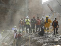 Diversos edificios se encuentran colapsados y rescatistas continúan con la búsqueda de personas. EFE / S. Gutiérrez